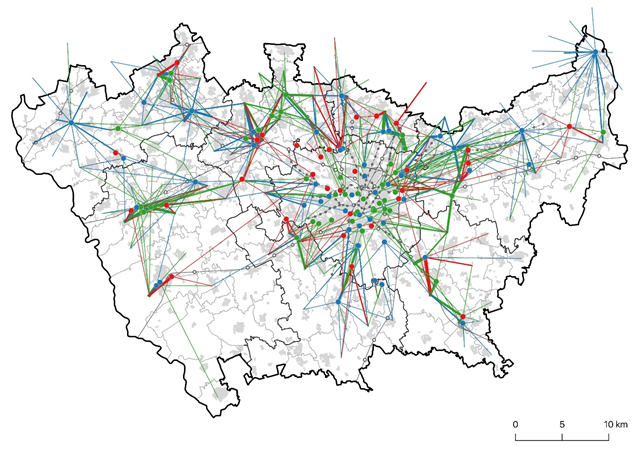 Flussi casa-scuola> 20 per tipologia di indirizzo di studio (colore) e intensità (spessore) in Città Metropolitana di Milano. Dai comuni dell’area metropolitana verso il Milano.